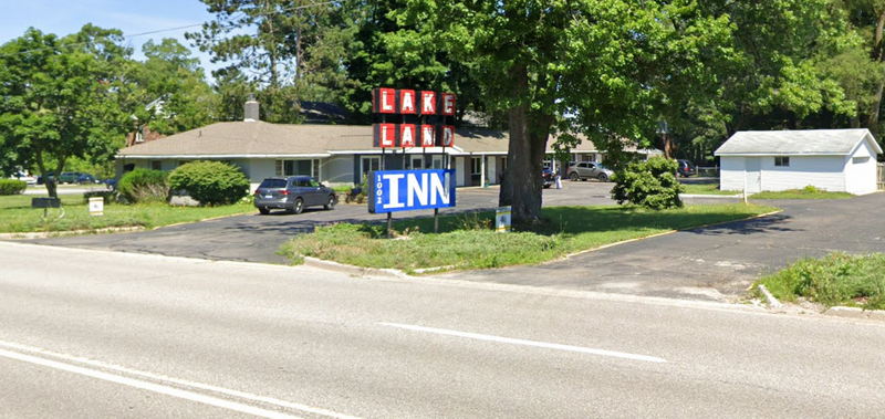 Lakeland Inn (Lakeland Motel, Lake-Land Motel) - 2024 Street View (newer photo)
